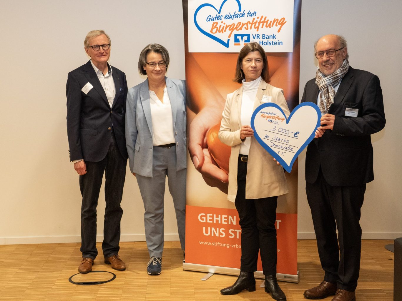 1.Platz beim Wettbewerb: Verein Starke Demokratie gewann 3.000 EUR.